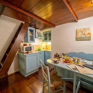Apartment Wonderful Romantic Studio Ponte Vecchio Area, Florence